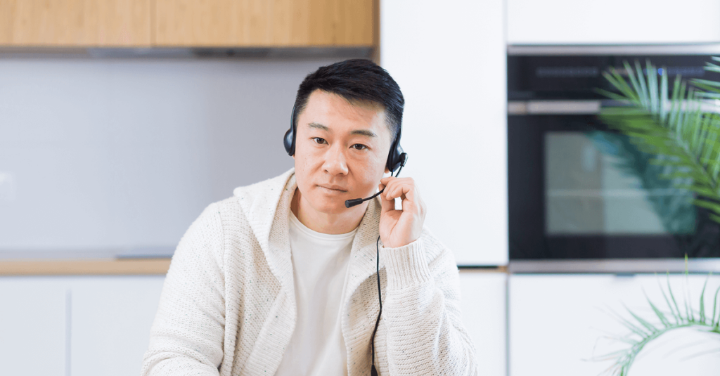 guy working as a telesales agent